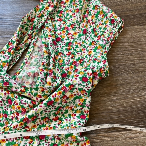 NWOT Olivaceous Floral Print Mini Dress Green Red Yellow Tie Front Short… - Picture 3 of 4